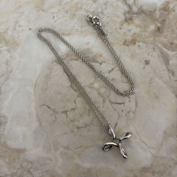 Tiffany & Co. Elsa Peretti Infinity Cross Small Sterling Silver - Picture 3 of 10
